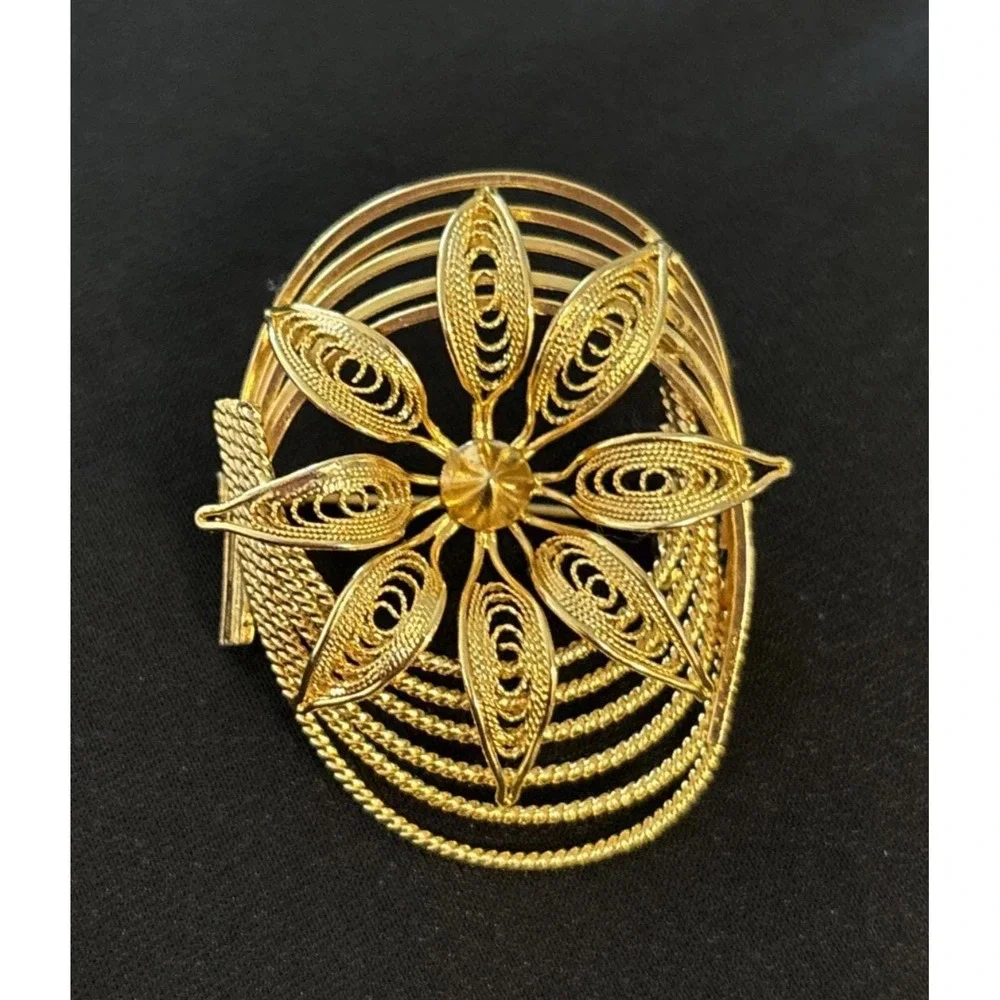 Vintage Pin Brooch Gold Tone Flower Floral Swirl 3D Textured Petals